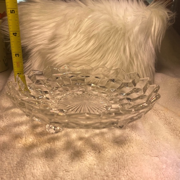 Crystal or glass footed candy dish Pristine Condition No markings - Picture 3 of 3